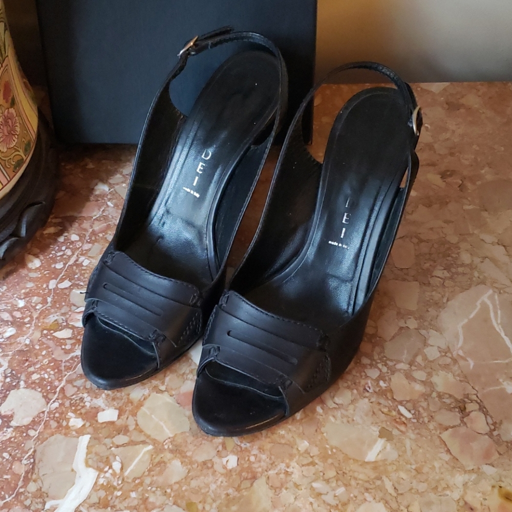 Black leather sandals